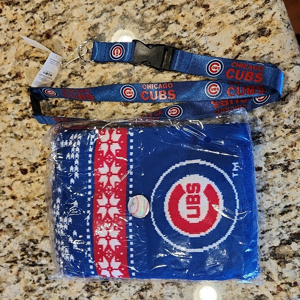 Chicago Cubs Fans scarf & lanyard!